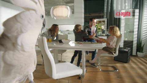 Kadr z reklamy telewizyjnej Agata Meble